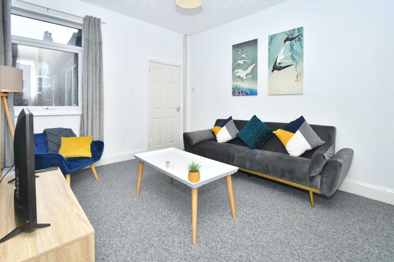 The Yellow Door By Avenew Management Serviced Accommodation Stoke-on-Trent Экстерьер фото