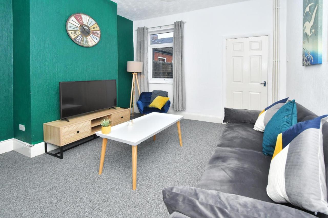 The Yellow Door By Avenew Management Serviced Accommodation Stoke-on-Trent Экстерьер фото