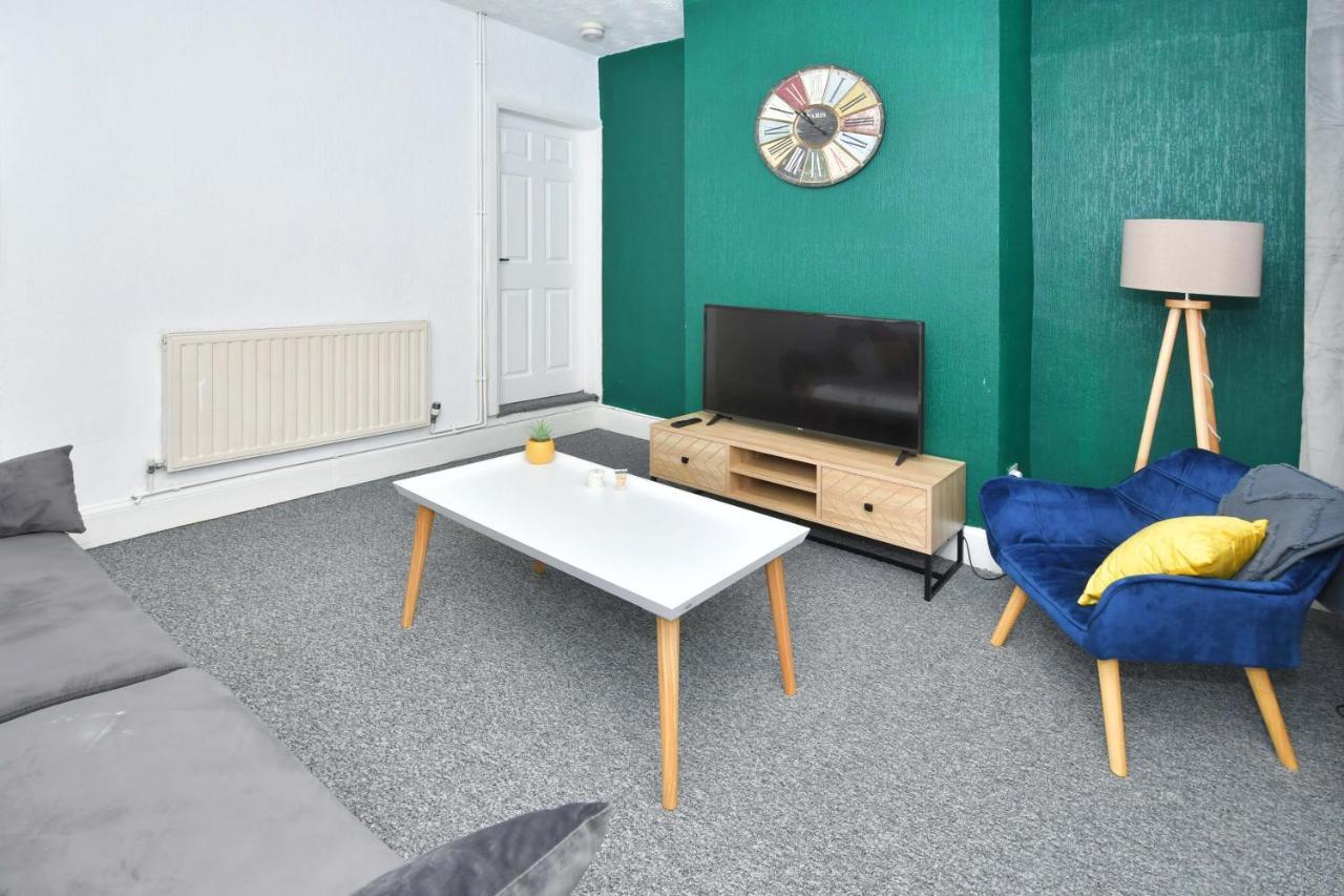 The Yellow Door By Avenew Management Serviced Accommodation Stoke-on-Trent Экстерьер фото
