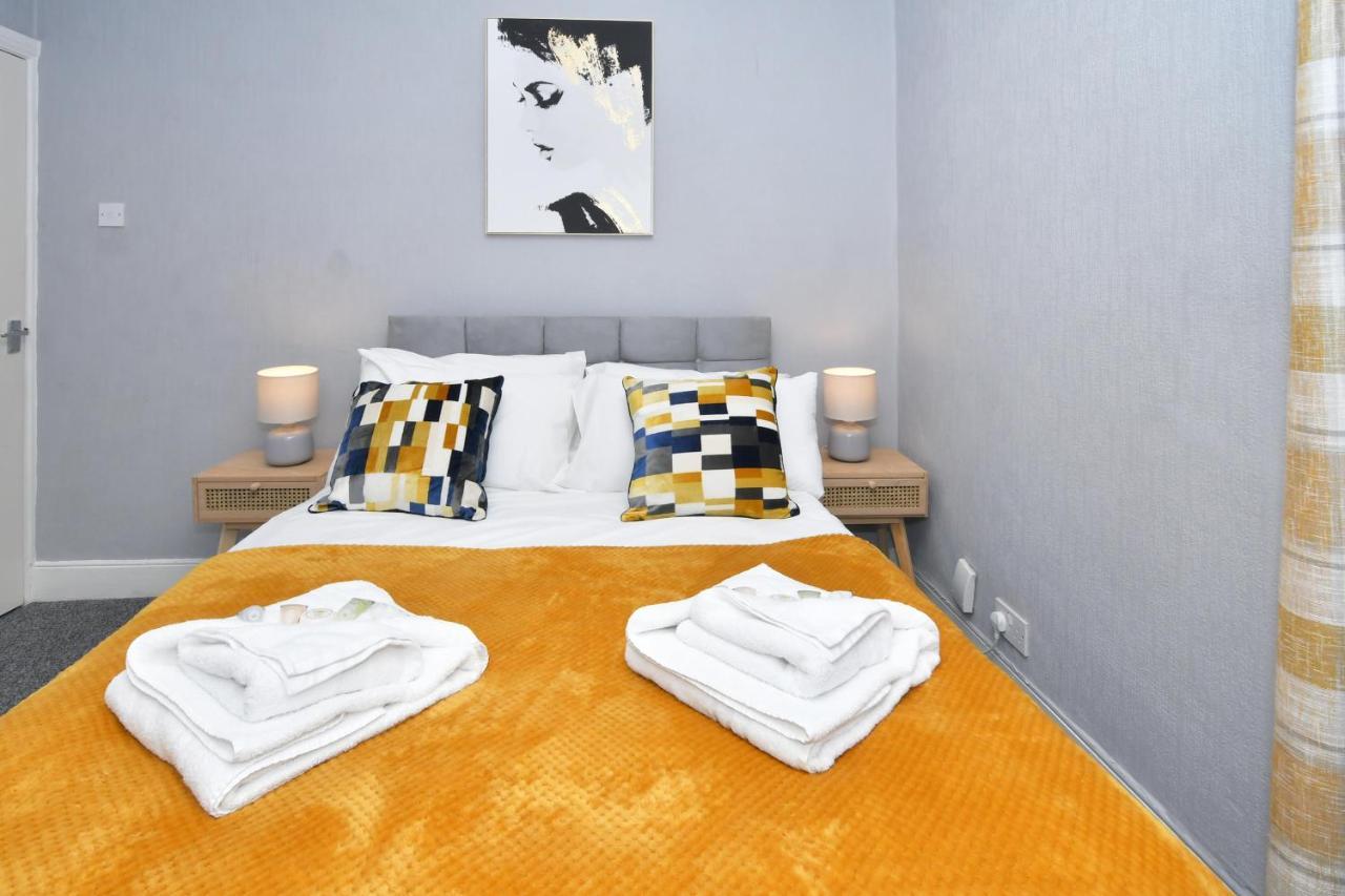 The Yellow Door By Avenew Management Serviced Accommodation Stoke-on-Trent Экстерьер фото
