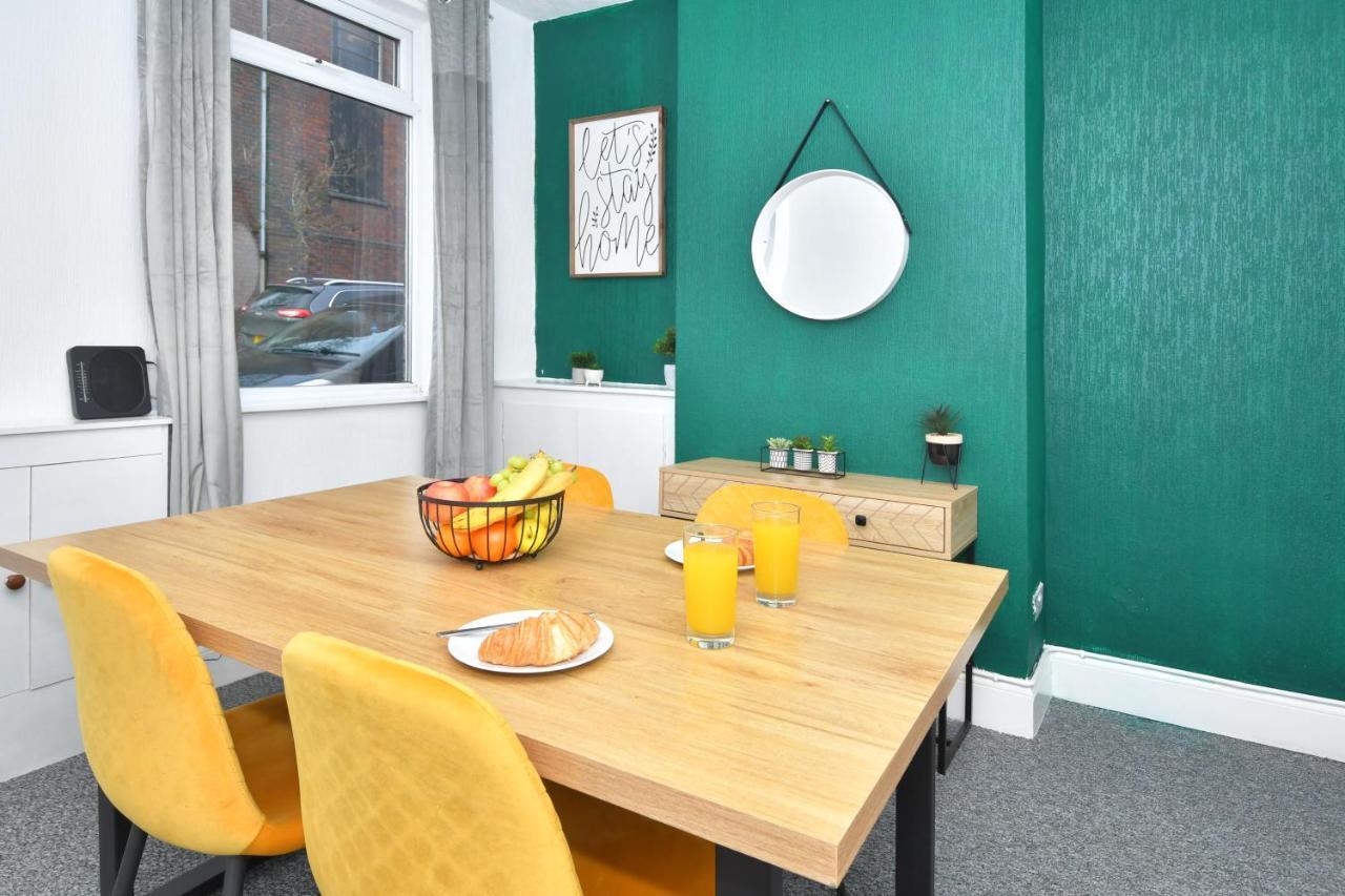 The Yellow Door By Avenew Management Serviced Accommodation Stoke-on-Trent Экстерьер фото